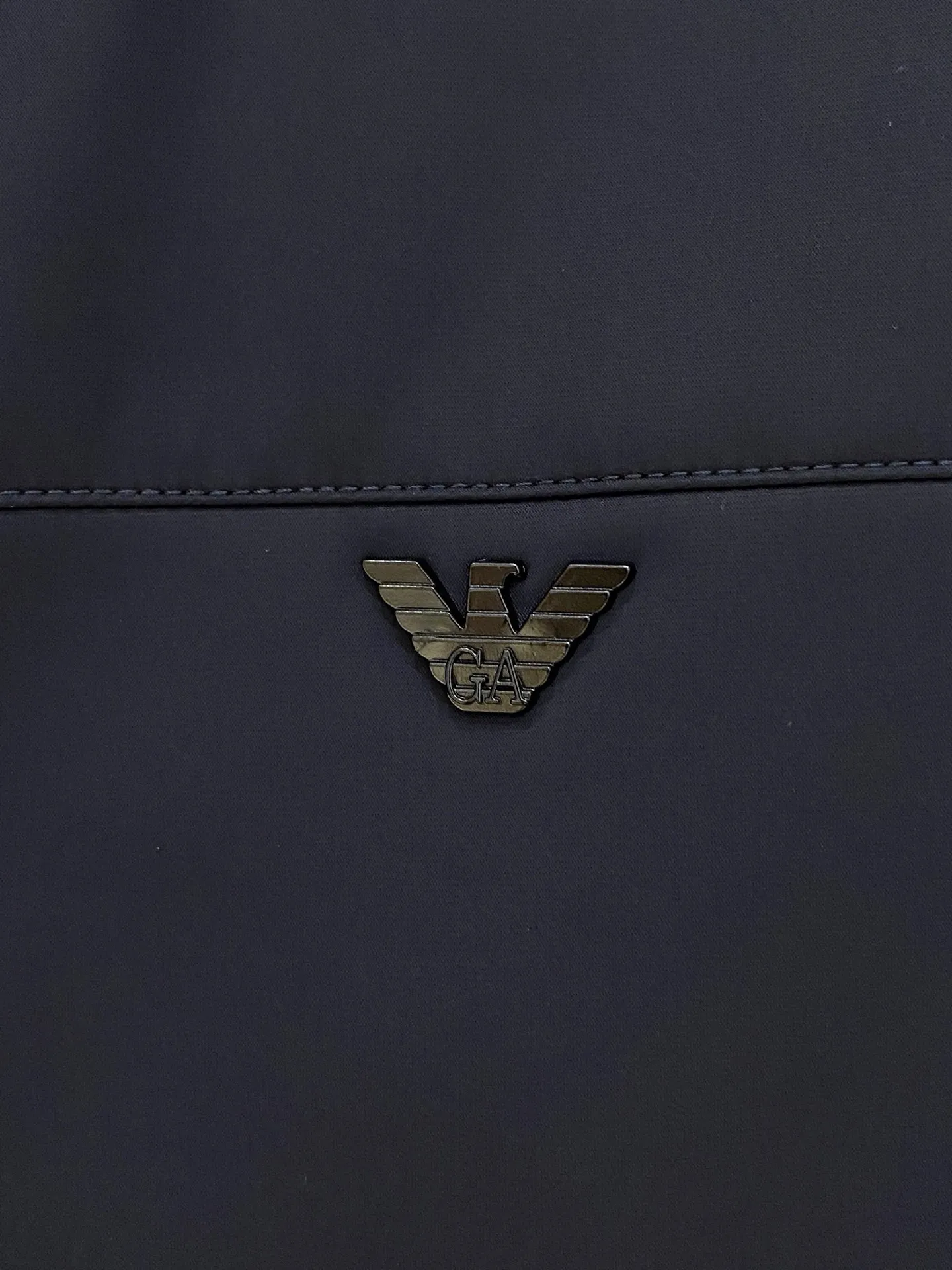 Armani Breathable ： ， ， 、Breathable ， ； Breathable ， ， ； ， ， 。 ： ， ， ； Logo， ， ； ， ， ； ， ， ， ； ， ， 。 ： ， ， T 、Polo、 ； ， ， 、 、 ； ， ， 、 、 。 ： 、 、 ， ， 。 ：Navy Blue 、Black Sizes：M-4XL